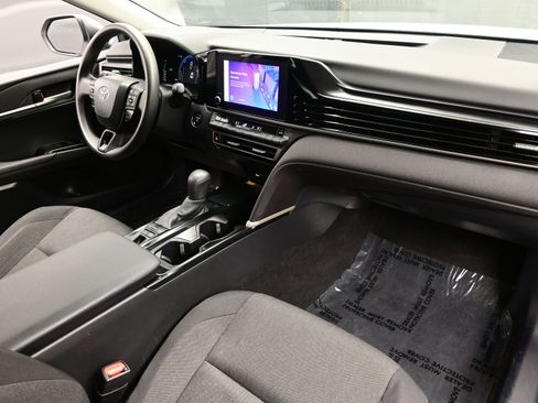 Used 2025 Toyota Camry LE image 14