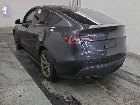 Used 2025 Tesla Model Y Long Range AWD/4WD image 3