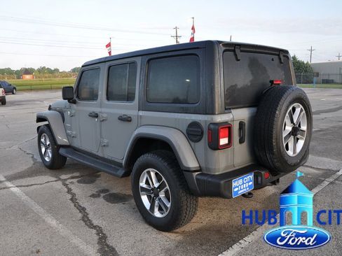 Used 2021 Jeep Wrangler Unlimited Sahara AWD/4WD image 3