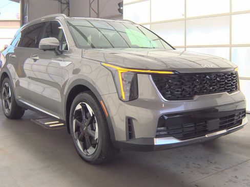 Used 2025 Kia Sorento SX Prestige AWD/4WD image 2