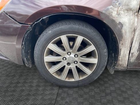 Used 2013 Chrysler 200 Touring FWD image 9