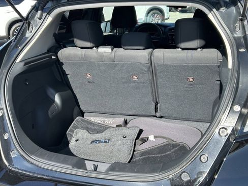 Used 2025 Nissan Leaf S image 12