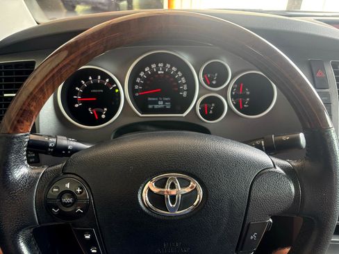 Used 2013 Toyota Tundra Platinum image 16