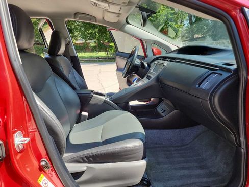Used 2013 Toyota Prius Four FWD image 31