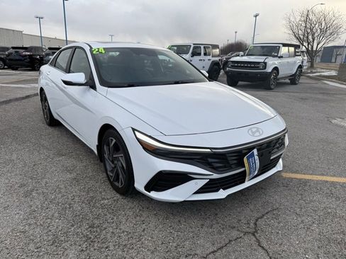 Used 2024 Hyundai Elantra Limited image 2