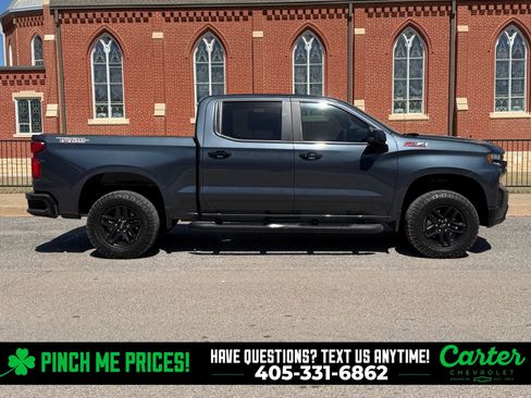 Used 2021 Chevrolet Silverado 1500 LT Trail Boss w/ LPO, Dark Essentials Package image 11