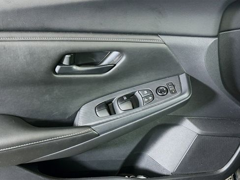 Used 2025 Nissan Sentra S image 15