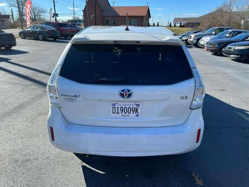 Used 2013 Toyota Prius V Five image 5