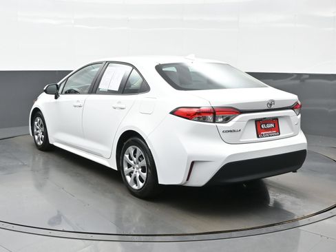 Used 2024 Toyota Corolla LE FWD image 4