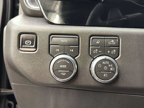 Used 2026 GMC Sierra 1500 SLT w/ SLT Premium Plus Package AWD/4WD image 31