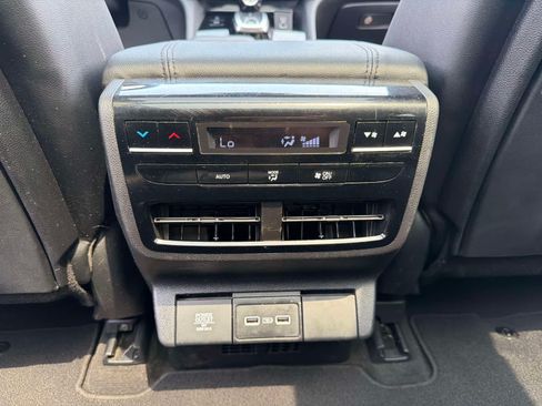 Used 2023 Acura MDX SH-AWD image 18