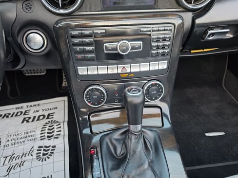 Used 2015 Mercedes-Benz SLK 250 image 39