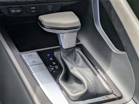 Used 2024 Hyundai Elantra SEL image 24