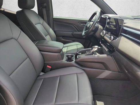 Used 2024 GMC Canyon Elevation w/ Elevation Premium Package RWD image 26