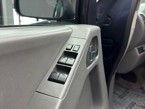 Used 2018 Nissan Frontier SV RWD image 9