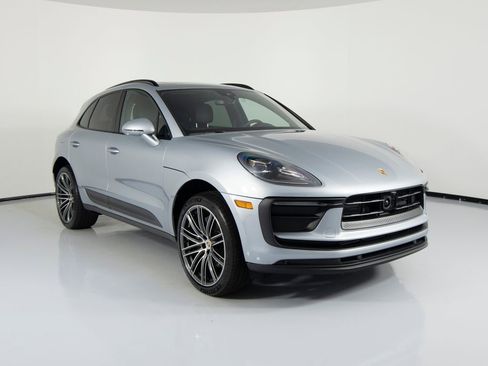 Certified 2026 Porsche Macan AWD/4WD image 12