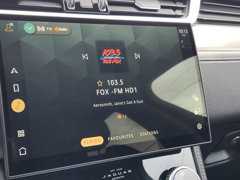 Certified 2025 Jaguar F-PACE R-Dynamic S AWD/4WD image 27