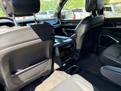 Used 2022 Jeep Wagoneer Series III w/ Convenience Group I AWD/4WD image 14