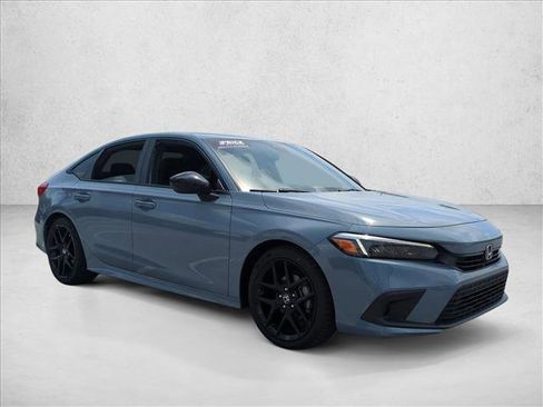 Used 2022 Honda Civic Sport image 3