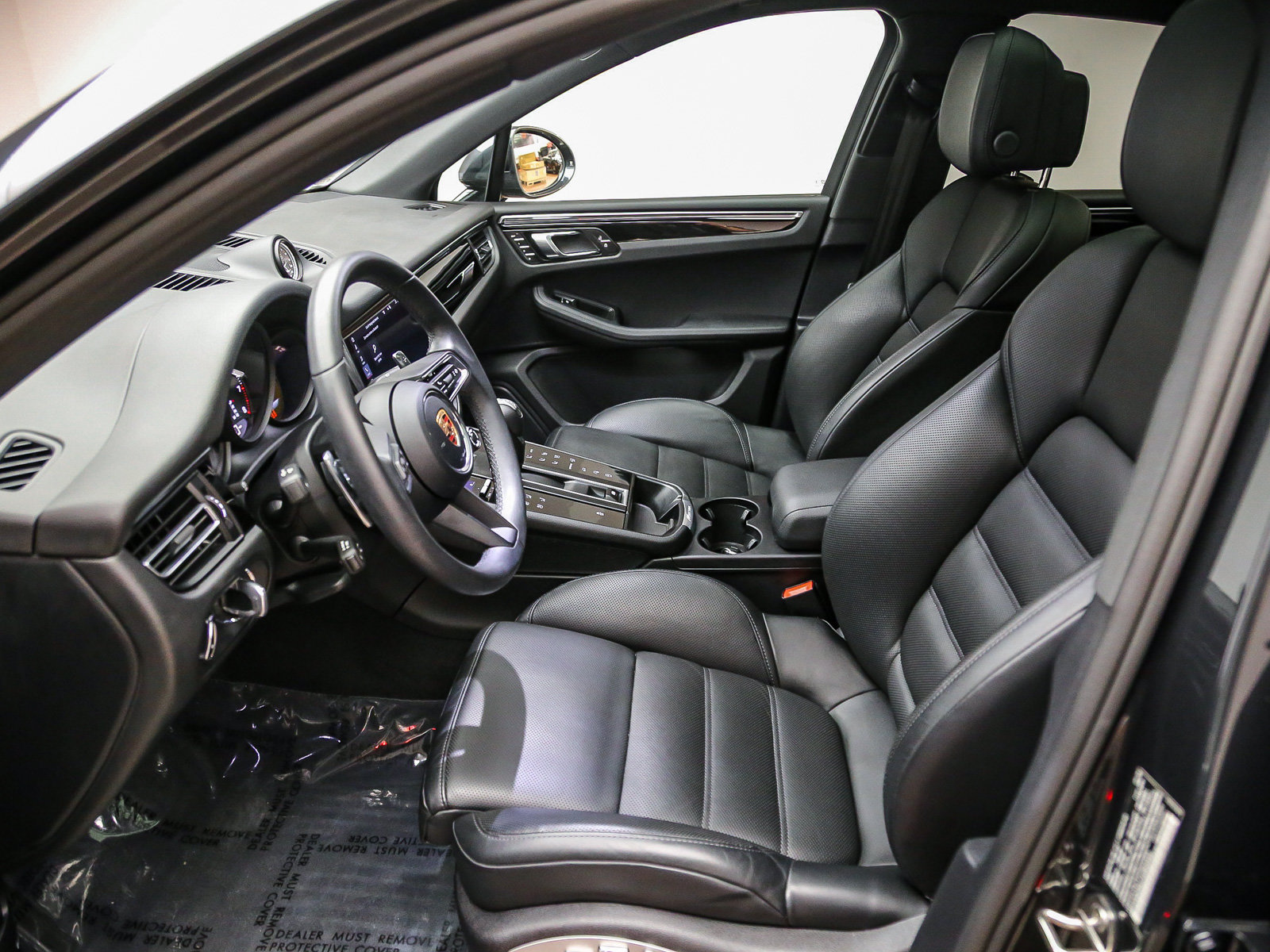 Certified 2026 Porsche Macan AWD/4WD image 22