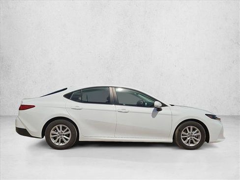 Used 2025 Toyota Camry LE FWD image 4