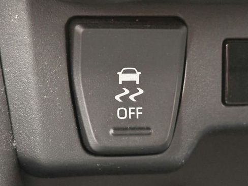 Used 2023 Toyota RAV4 LE AWD/4WD image 29