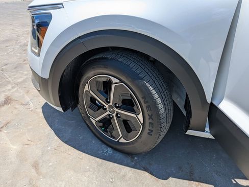 Certified 2023 Kia Niro EX FWD image 35