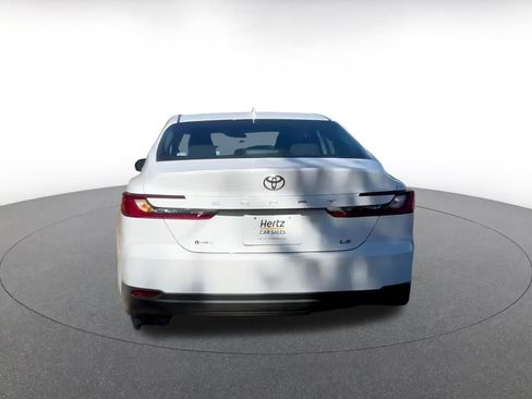 Used 2025 Toyota Camry LE image 12