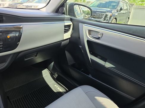 Used 2015 Toyota Corolla LE FWD image 10
