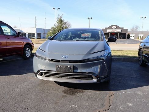Used 2024 Toyota Prius Limited image 2