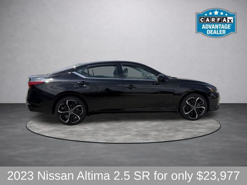 Used 2023 Nissan Altima 2.5 SR w/ SR Premium Package AWD/4WD image 2