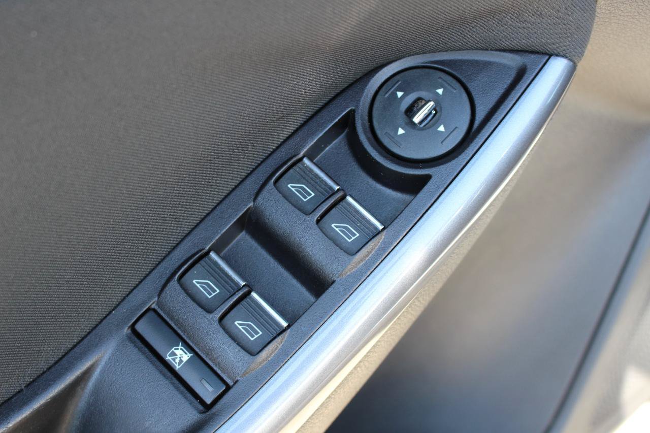 Used 2014 Ford Focus Titanium FWD image 13