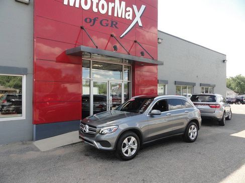 Used 2018 Mercedes-Benz GLC 300 4MATIC w/ Premium Package image 1