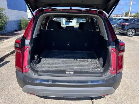 Used 2023 Nissan Rogue SV image 5