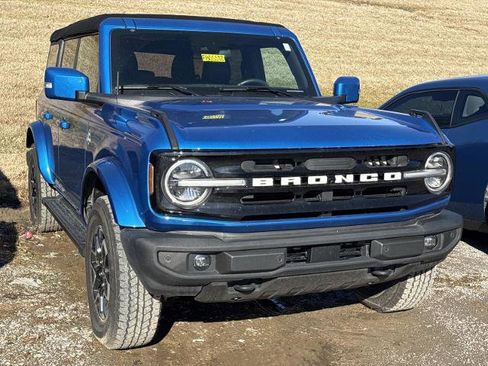 Certified 2023 Ford Bronco Outer Banks image 2