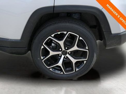 New 2026 Jeep Compass Limited image 9