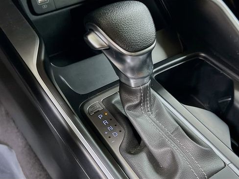 Certified 2023 Kia Sorento LX image 16