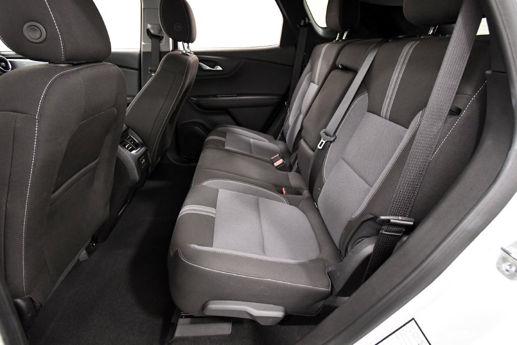 Used 2025 Chevrolet Blazer LT AWD/4WD image 15