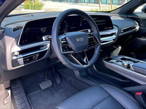 Used 2025 Cadillac Lyriq Sport AWD/4WD image 16