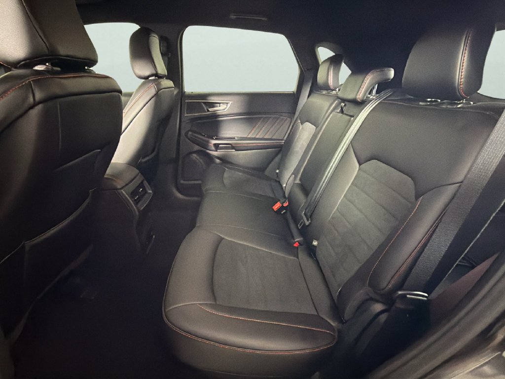Used 2020 Ford Edge ST-Line FWD image 26