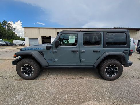 Used 2024 Jeep Wrangler Unlimited Rubicon 4xe AWD/4WD image 5