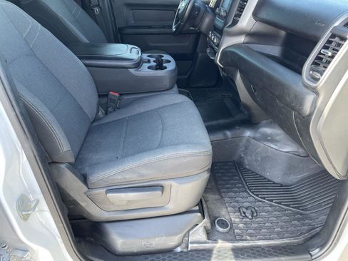 Used 2024 RAM 2500 Tradesman w/ Chrome Appearance Group image 27