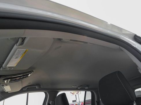 Used 2022 Jeep Grand Cherokee Laredo w/ Luxury Tech Group I image 40