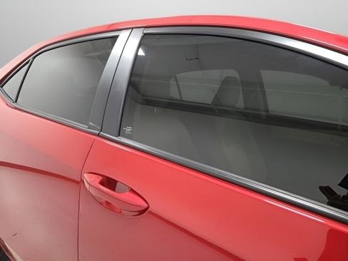 Used 2017 Toyota Corolla LE FWD image 11