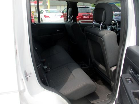 Used 2012 Jeep Liberty Sport image 8