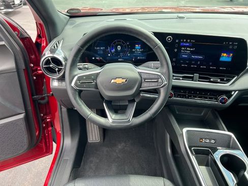 Used 2025 Chevrolet Equinox LT w/ Convenience Package II FWD image 17