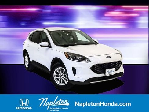 Used 2020 Ford Escape SE image 1