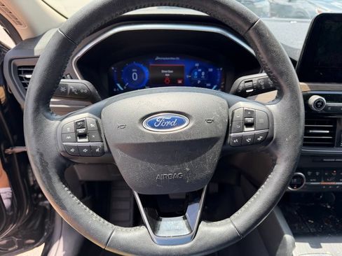 Used 2020 Ford Escape Titanium FWD image 22