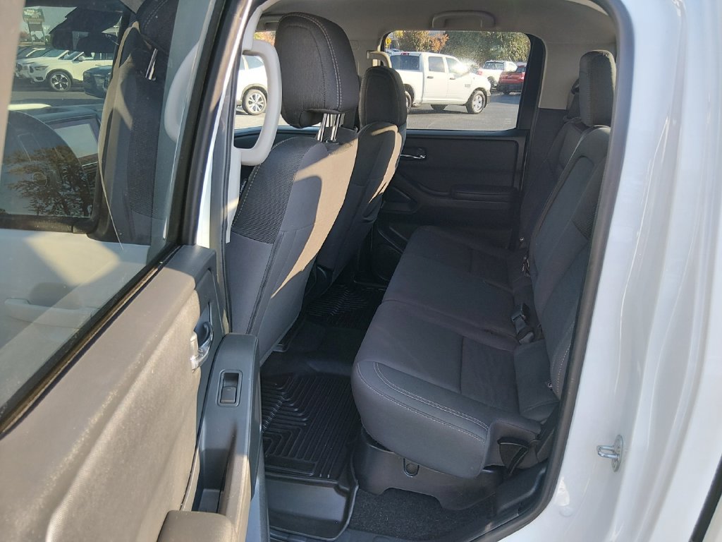 Used 2023 Nissan Frontier SV AWD/4WD image 14