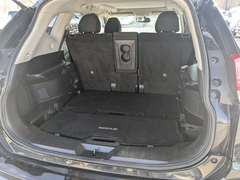 Used 2017 Nissan Rogue SV image 29